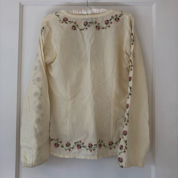 Rose Embroidered Blouse ASO Bella Swan🌹 - Picture 4 of 5